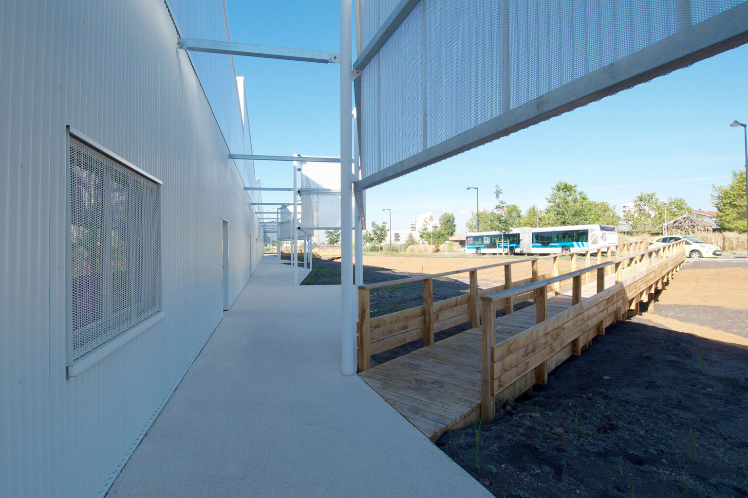 Coursive exterieure ecchobloc jour Revelarchi coursive-exterieure-ecchobloc-jour-revelarchi